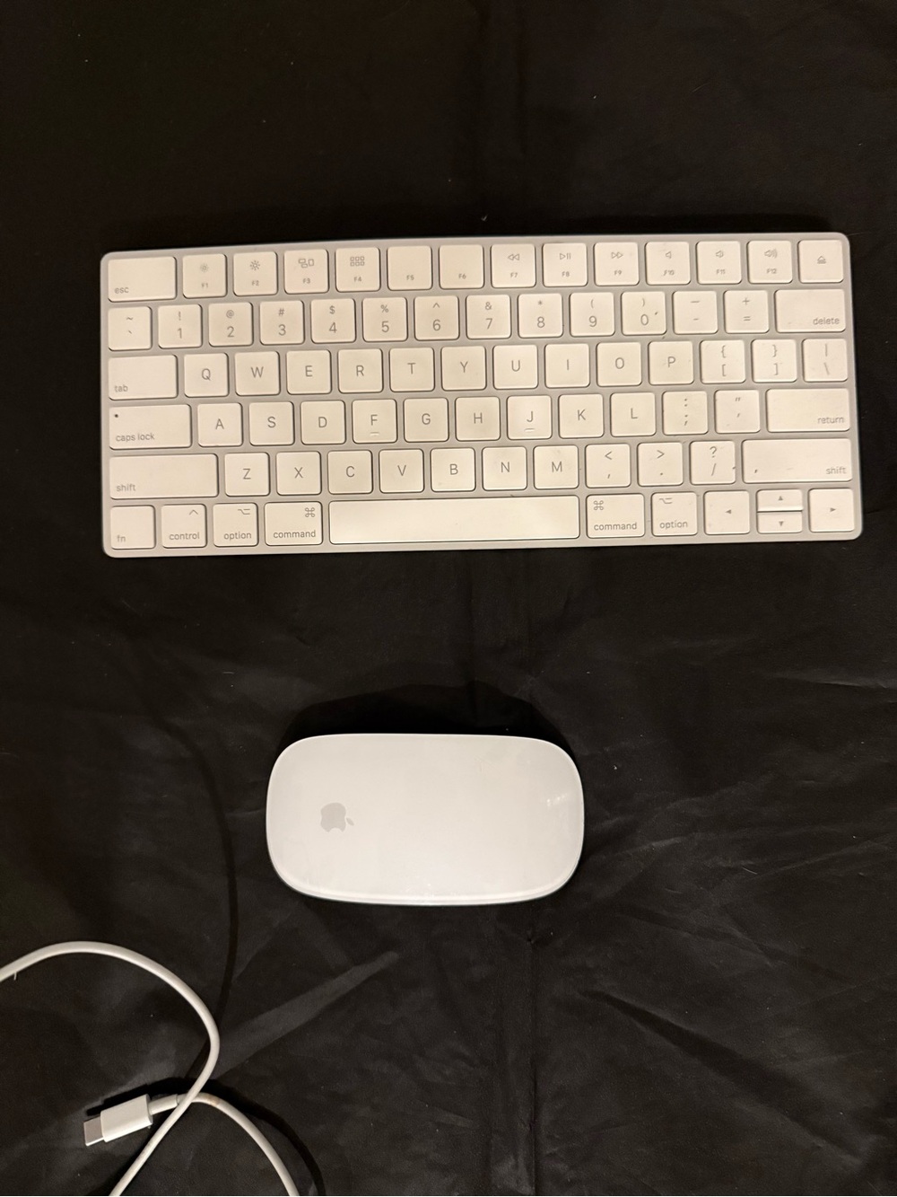 Apple White Wireless Keyboard with White Magic Mouse